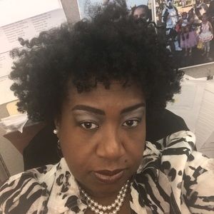 Meet your Posher, Deandrenice